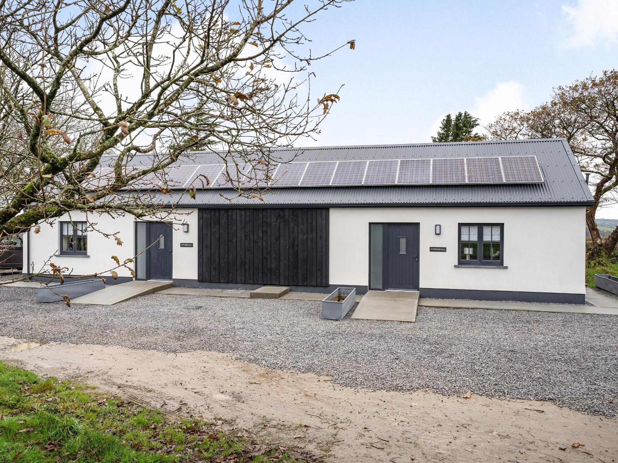 Вилла Cowshed 1 - Uk35456 Whitland Экстерьер фото